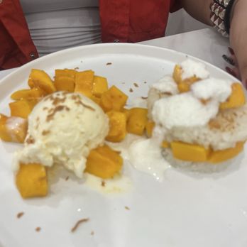 Mango Mango Dessert - Mango with vanilla ice cream and rice with mango and cream - Ice Cream & Frozen Yogurt Near Me - Bayside, New York