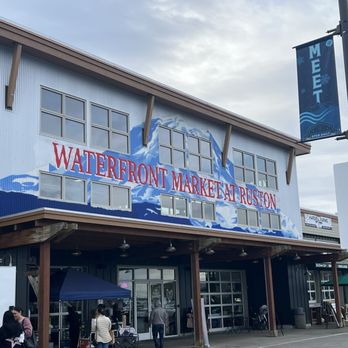 The Chicken Supply - Saturday at Waterfront Market at Ruston - Chicken Shop Near Me - Tacoma, Washington The Chicken Supply - Saturday at Waterfront Market at Ruston - Chicken Shop Near Me - Tacoma, Washington