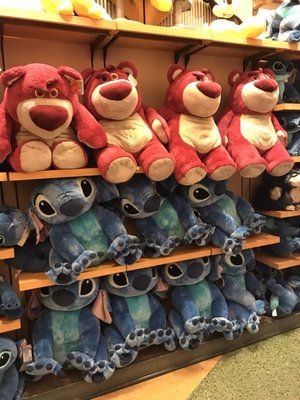 Mickey's of Hollywood by null