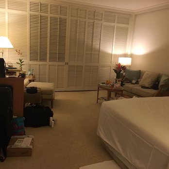 Halekulani Hotel - Junior suite room - Hotels Near Me - Honolulu, Hawaii
