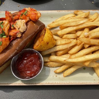 Bluewater Grill Seafood Restaurant & Market Carlsbad - Lobster Roll - Seafood Near Me - Carlsbad, California