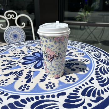 Robin'z Nest - Outside tables - Coffee & Tea Near Me - Thorntown, Indiana Robin'z Nest - Outside tables - Coffee & Tea Near Me - Thorntown, Indiana
