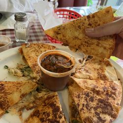 Taqueria el POLLO - Quesadilla birria