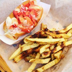 H.J. BLAKE'S - $16 lobster roll & fresh chips