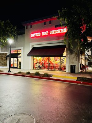 Dave's Hot Chicken by null