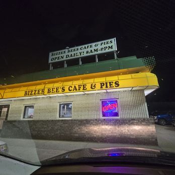 Bizzee Bees Cafe & Pies - Front of the restaurant - Breakfast & Brunch Near Me - Spring Lake Park, Minnesota