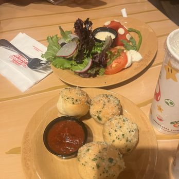 Toadstool Cafe - Cafes Near Me - Universal City, California