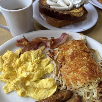Queen's Pancakes - Breakfast plate - American Near Me - Garden Grove, California