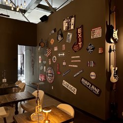 Blufig Express Lounge - Back Area