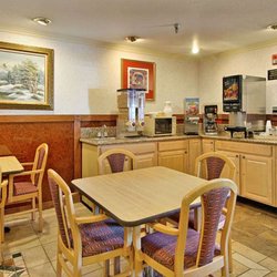 Travelodge by Wyndham Mammoth Lakes - Breakfast Area