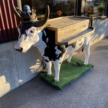 Spring Street Cow - Public Art Near Me - Louisville, Kentucky Spring Street Cow - Public Art Near Me - Louisville, Kentucky