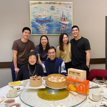 Starchiva - celebratory family photo - Chinese Near Me - Richmond Hill, Ontario Starchiva - celebratory family photo - Chinese Near Me - Richmond Hill, Ontario