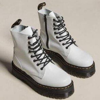 Es La Vida - i was wondering if you guys sell these shoes ? - Shoe Stores Near Me - Brooklyn, New York
