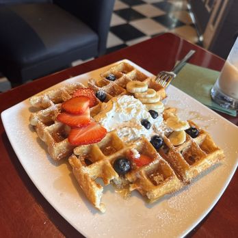 Cafe Loft - Waffle with fruits - Coffee & Tea Near Me - Los Angeles, California