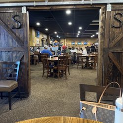 Strikers Steakhouse - Seating