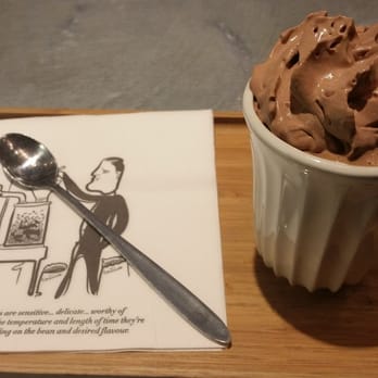Hotel Chocolat - Varm chokolade 70% med chokolade creme. - Chocolatiers & Shops Near Me - Copenhagen, 84 Hotel Chocolat - Varm chokolade 70% med chokolade creme. - Chocolatiers & Shops Near Me - Copenhagen, 84