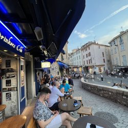 Drinkers Club - Great cocktails and people watching
