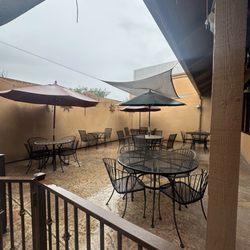 Figaro's Mexican Grill - Outdoor dining area