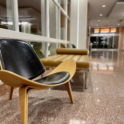 The Fredonia Hotel and Convention Center - Vintage furniture in lobby
