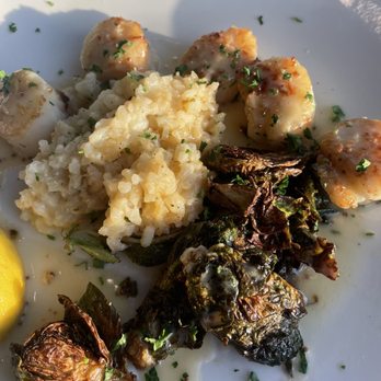 Tidal Raves - Scallops and risotto - New American Near Me - Depoe Bay, Oregon