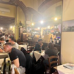 Lo Scudo Ristorante Firenze - We sat right by the door