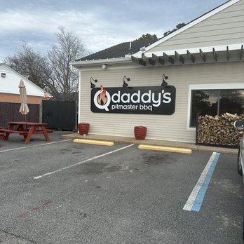 Q Daddy's Pitmaster BBQ - Outside - Barbeque Near Me - Smithfield, Virginia