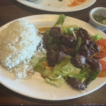 Vietopia - L35. Bò Lúc Lắc - flaming beef chunks w/onions, scallions, garlic served w/salad - Vietnamese Near Me - Houston, Texas
