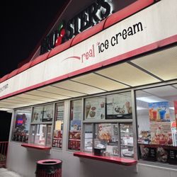 Bruster's Real Ice Cream - Walk up view