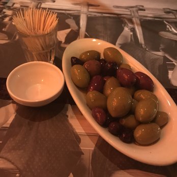 Elsa y Fred - Tapas - olives - Tapas/Small Plates Near Me - Barcelona, B