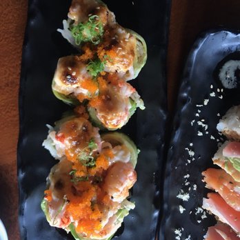 Foto de The Room Sushi Bar - Los Angeles, CA, Estados Unidos. Zumba Zumba Roll