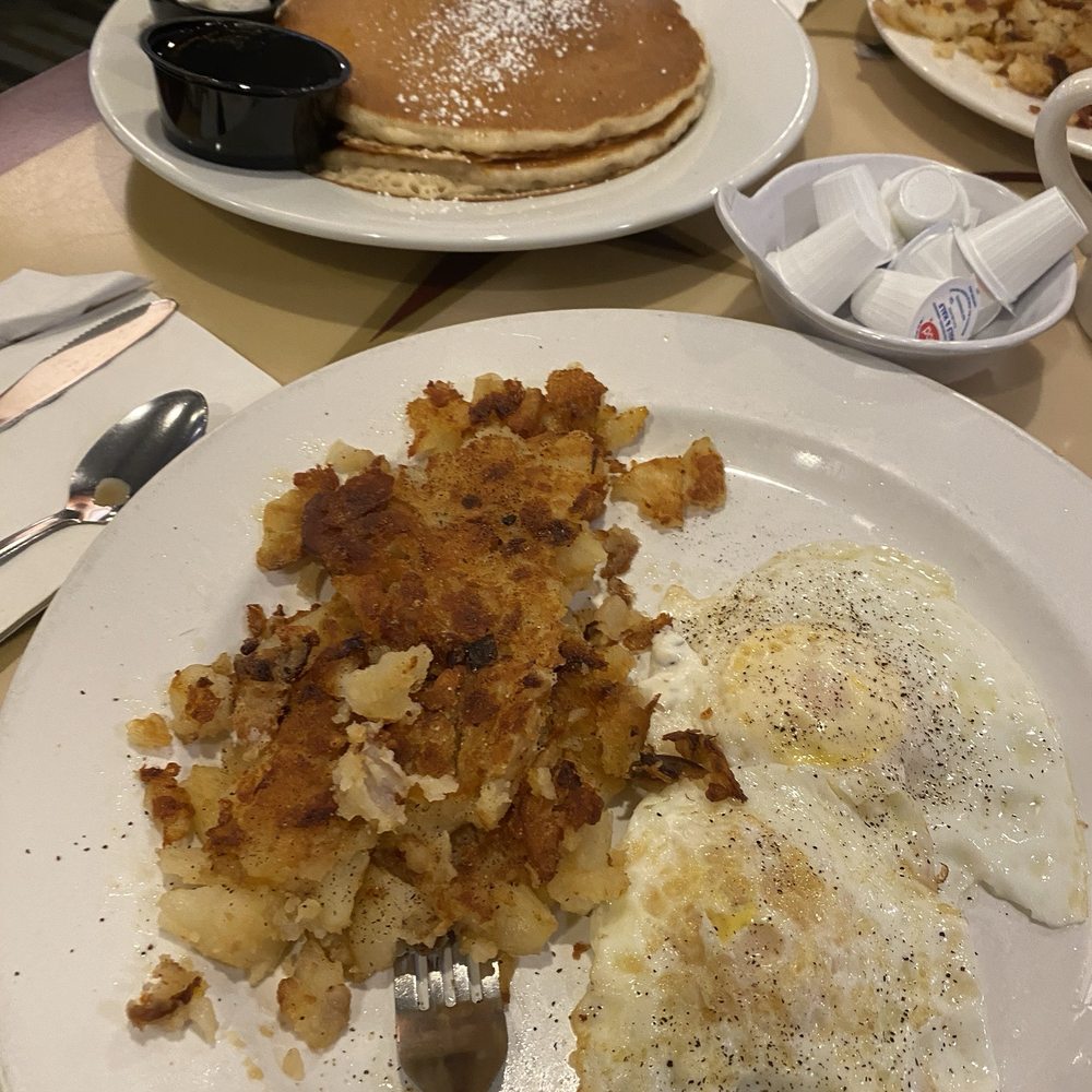 I-84 Diner - Eggs over medium and the most delicious pancakes! - Diners Near Me - Fishkill, New York I-84 Diner - Eggs over medium and the most delicious pancakes! - Diners Near Me - Fishkill, New York
