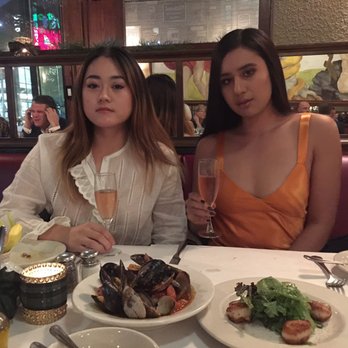 Assaggio Ristorante - Scallops and clam/mussel appetizers. & Rosé! - Italian Near Me - Seattle, Washington