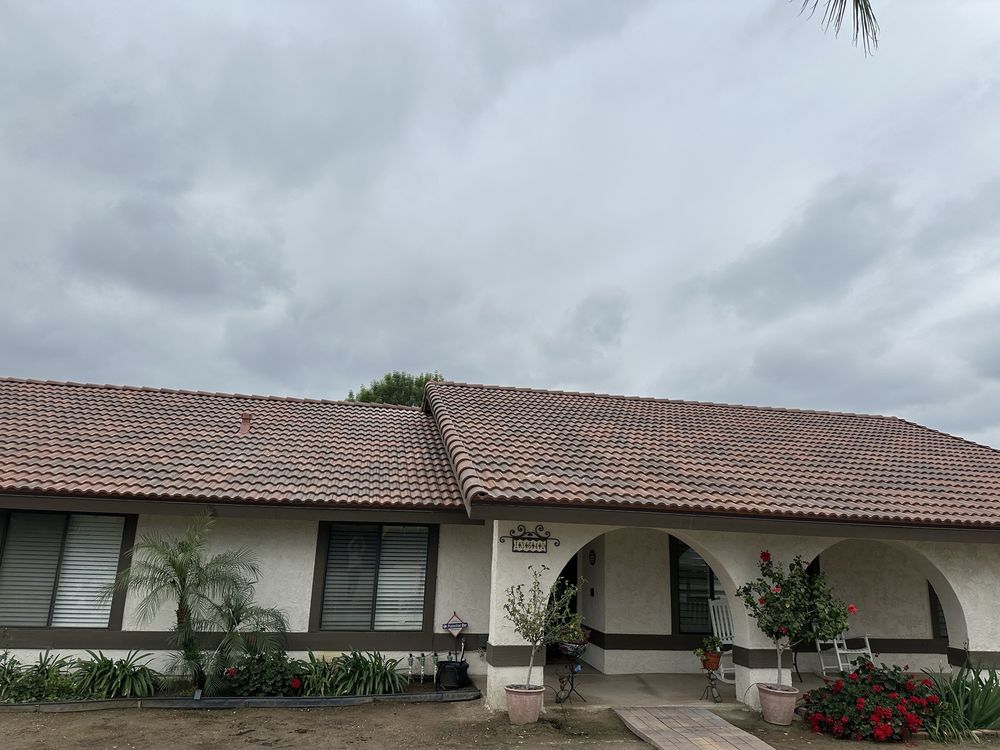 Slide of JB Roofing Solutions