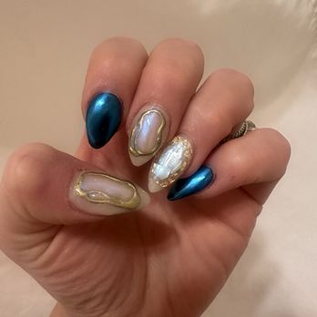 Lifescapes Nails And Spa - Dip with chrome and design - Nail Salons Near Me - Albuquerque, New Mexico