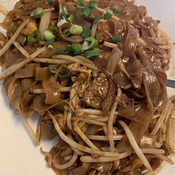 Bangkok Thai Cuisine - Pad se ew - Thai Near Me - Oshkosh, Wisconsin