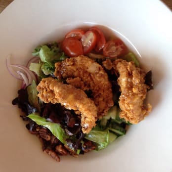 Rockway Vineyards - Crispy chicken salad - Golf Near Me - Saint Catharines, Ontario