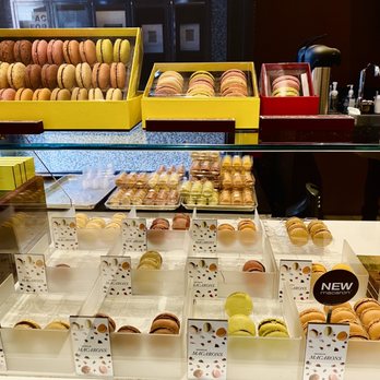 La Maison Du Chocolat - Madison Ave - Ganache Macarons - Chocolatiers & Shops Near Me - New York, New York