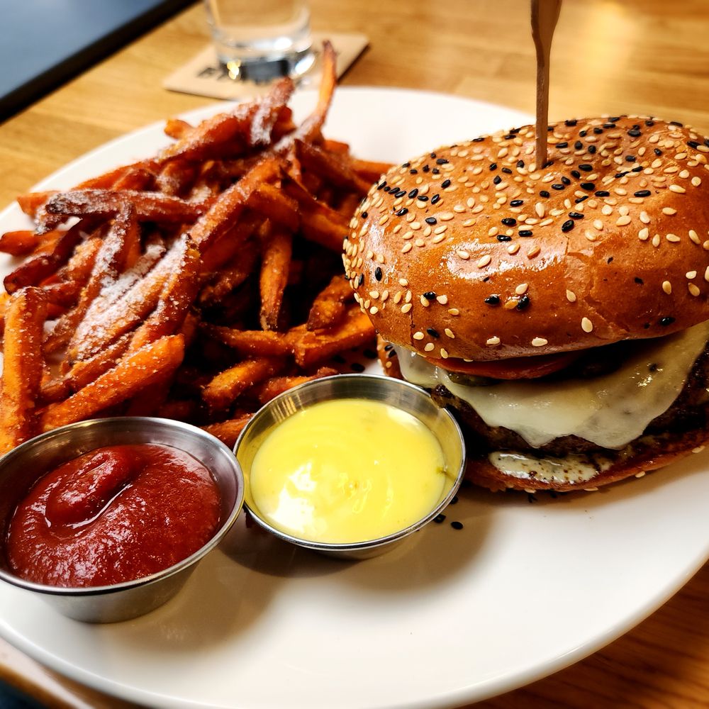 Hell's kitchen burger with sweet potato fries Hell's kitchen burger with sweet potato fries