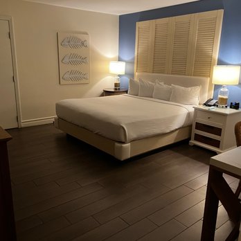 Paradise Point - King size bed and large bedroom - Resorts Near Me - San Diego, California Paradise Point - King size bed and large bedroom - Resorts Near Me - San Diego, California