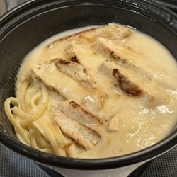 Mandrinos - Chicken Alfredo
