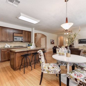 2020 Home Staging - Nook and kitchen staged - Home Staging Near Me