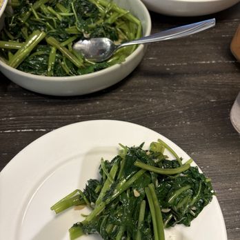 Yi Xin Cafe - garlic ong choy - Hong Kong Style Cafe Near Me - Honolulu, Hawaii Yi Xin Cafe - garlic ong choy - Hong Kong Style Cafe Near Me - Honolulu, Hawaii