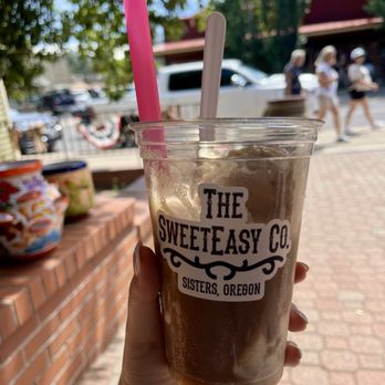 The SweetEasy Co. - Root-beer Float - Ice Cream & Frozen Yogurt Near Me - Sisters, Oregon The SweetEasy Co. - Root-beer Float - Ice Cream & Frozen Yogurt Near Me - Sisters, Oregon