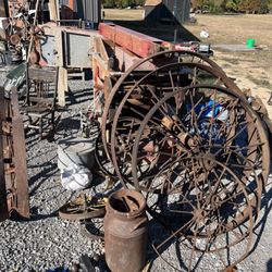 Pickin & Grinnin Antiques - Items