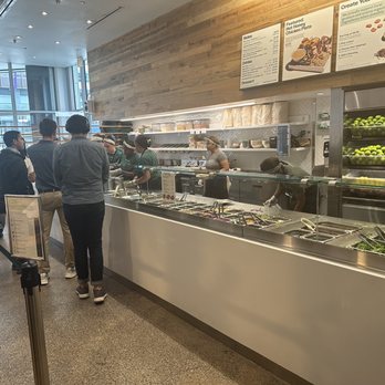 sweetgreen - Healthy Salads, Wraps, and Bowls - Salad Near Me - Chicago, Illinois