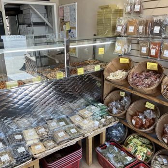 Aladdin Nut House - Grocery Near Me - Pasadena, California