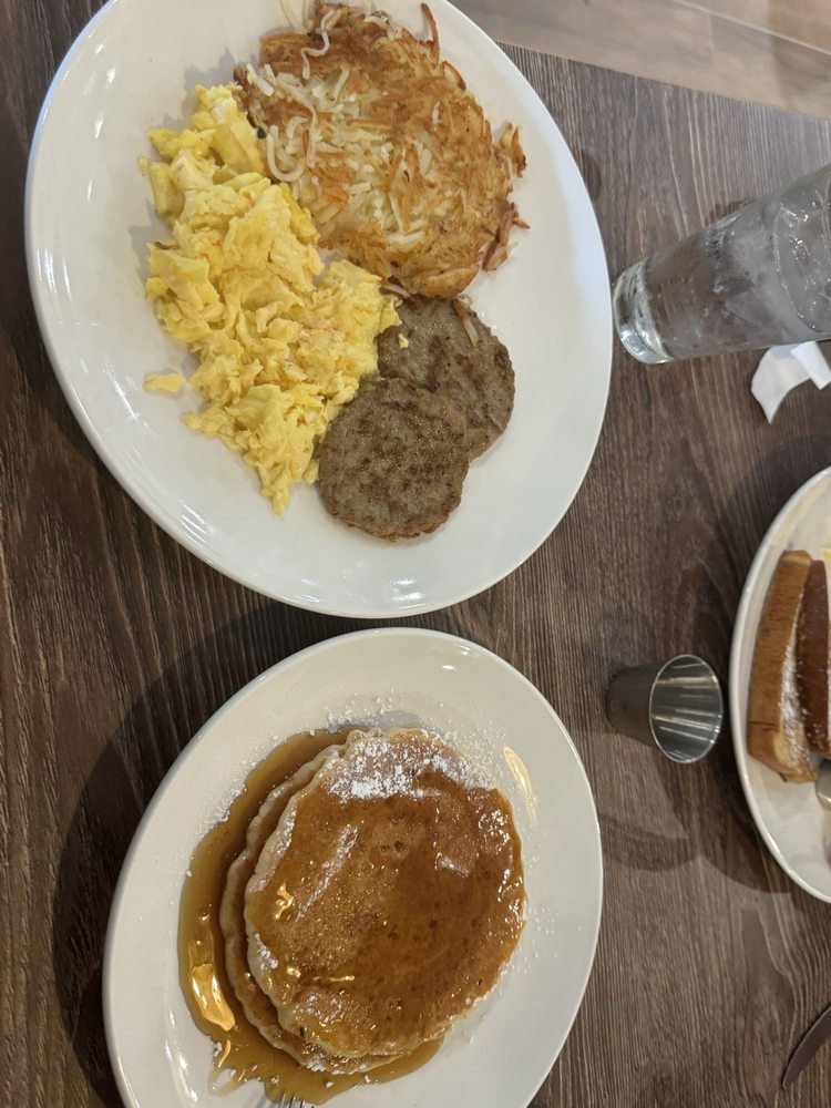 30 Brunch House Logo