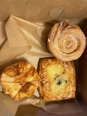 Hewn Bakery - Libertyville Outpost by null