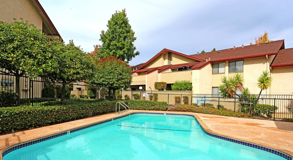 MUIR PARK CONDOMINIUMS Updated September 2024 31 Photos 1241