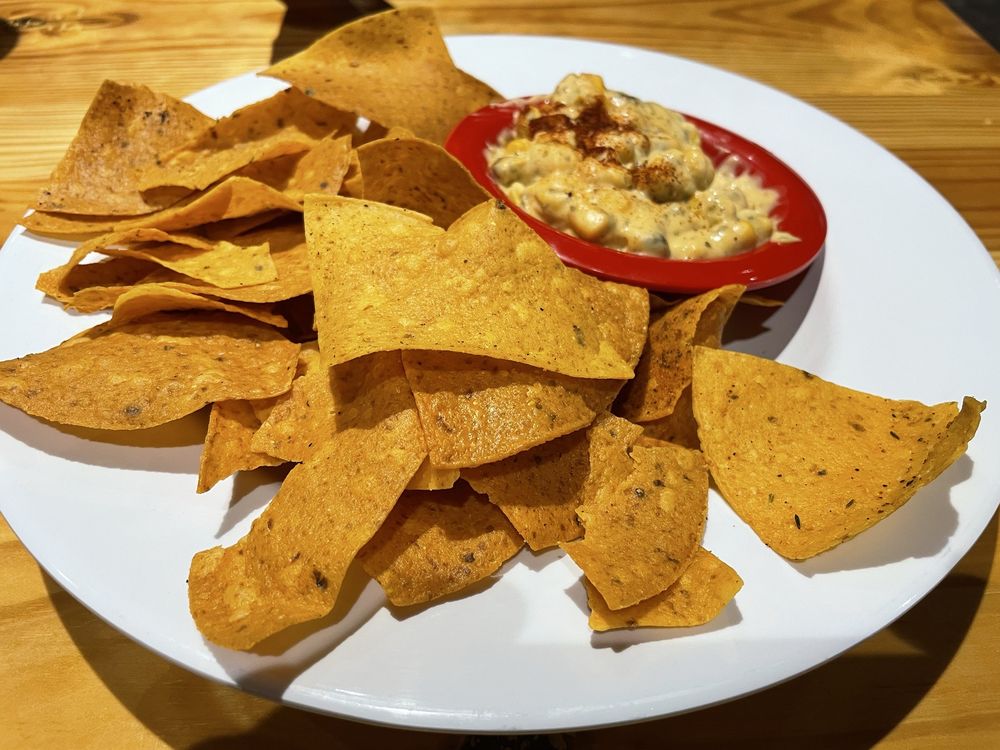 Hogs And Heifers Sports Bar And Grill